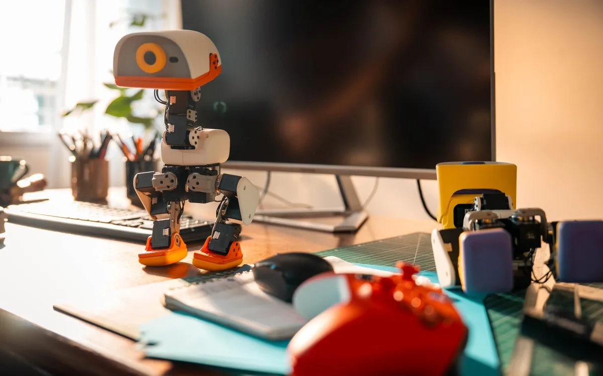 Hugging Face'den 399 Dolarlık Açık Kaynak Ördek Robot: Microduck