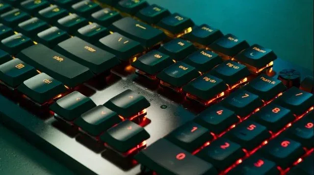 Razer DeathStalker V2 Pro TKL 130 Dolara Düştü