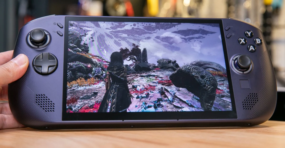 Lenovo Legion Go S SteamOS Modeli Best Buy'da İndirimde: Steam Deck OLED Alternatifi